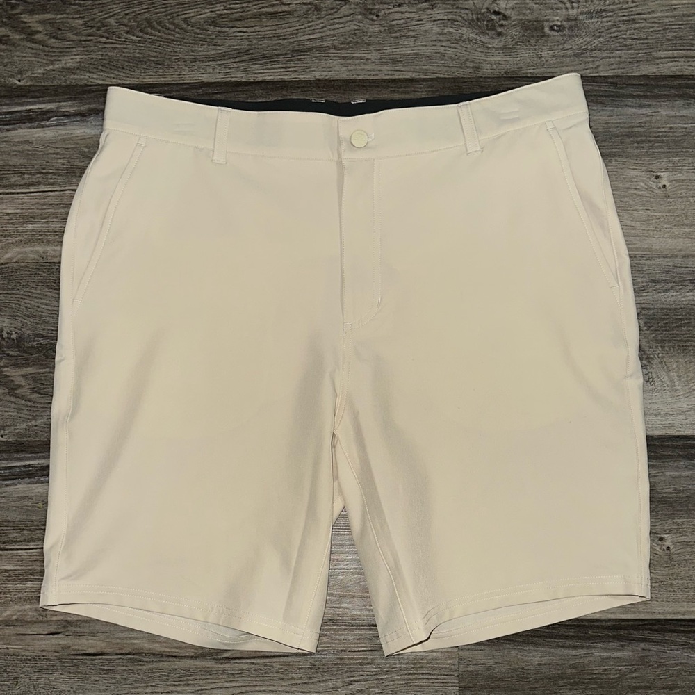 Mens SOYBU SHORTS * Size 36 * Cream / Khaki Color * New With No Tags * NWOT